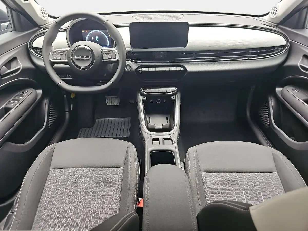 FIAT 600 1.2 T3 HYBRID DCT BUSINESS EDITION MJ26 ALLWETTERREIFEN