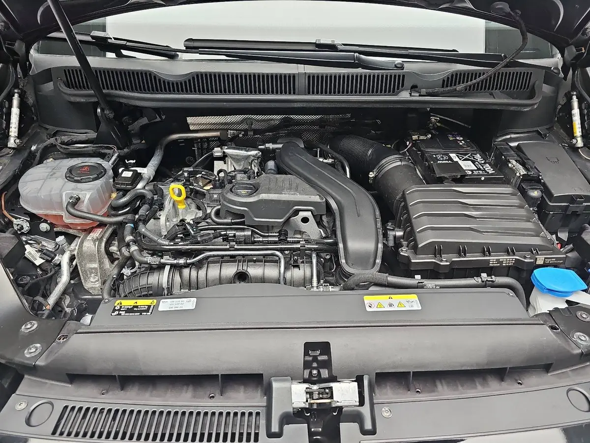 VW TOURAN 1.5 TSI DSG HIGHLINE R-LINE NAVI LED ACC PANO KAME