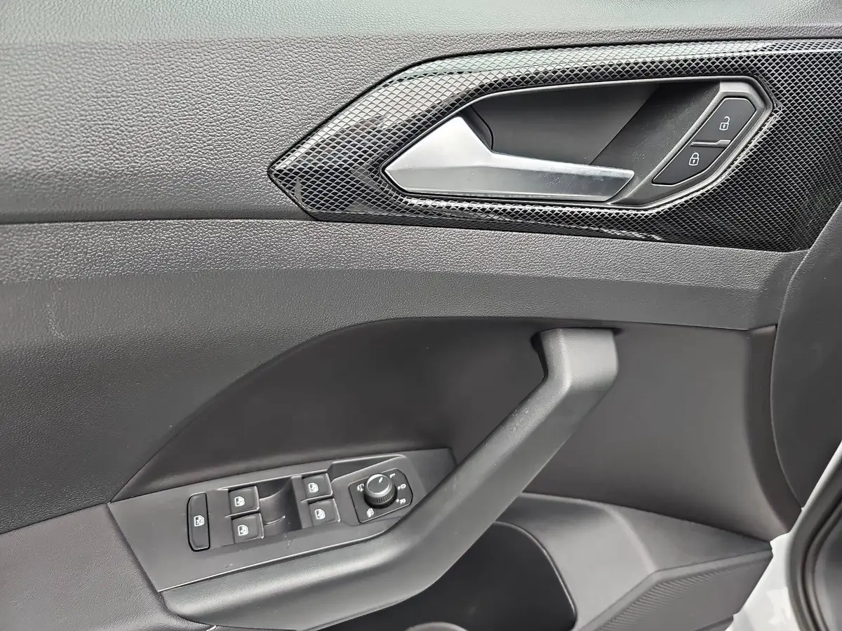 VW T-CROSS 1.0 TSI GOAL NAVI LED KLIMAAUTO ACC P-ASSIST WINTE