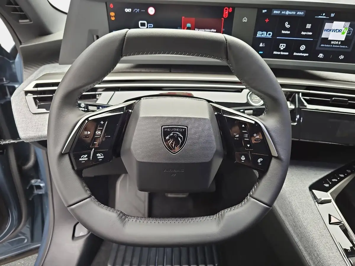 PEUGEOT 3008 1.2 HYBRID 145 E-DSC6 ALLURE LED DAB WINTER AHK LM