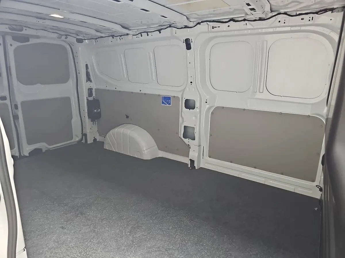 VW T7 TRANSPORTER 2.0 TDI DSG KASTEN L2H1 LED
