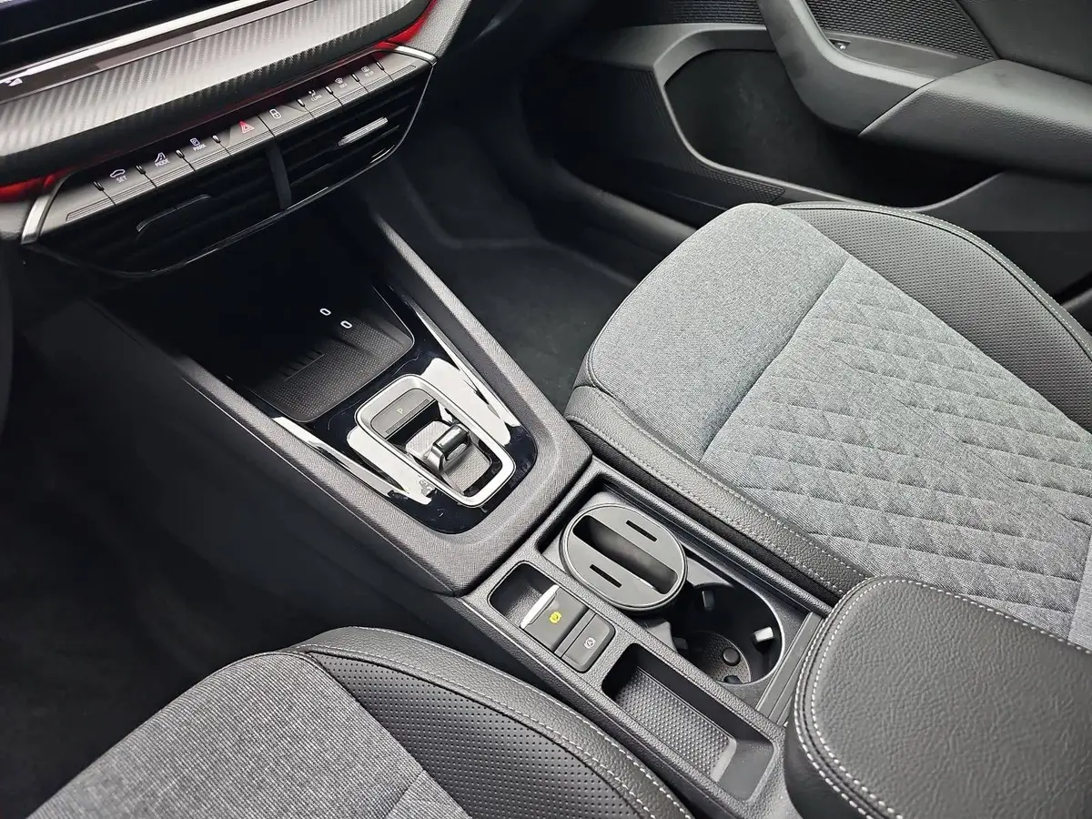 SKODA OCTAVIA COMBI 2.0 TDI DSG SPORTLINE NAVI LED