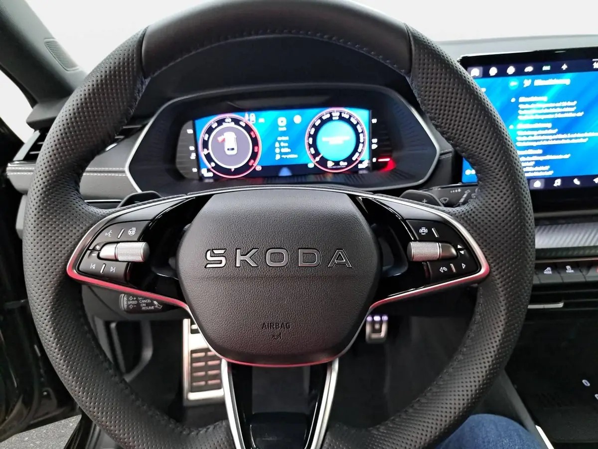 SKODA OCTAVIA COMBI 2.0 TDI DSG SPORTLINE NAVI LED