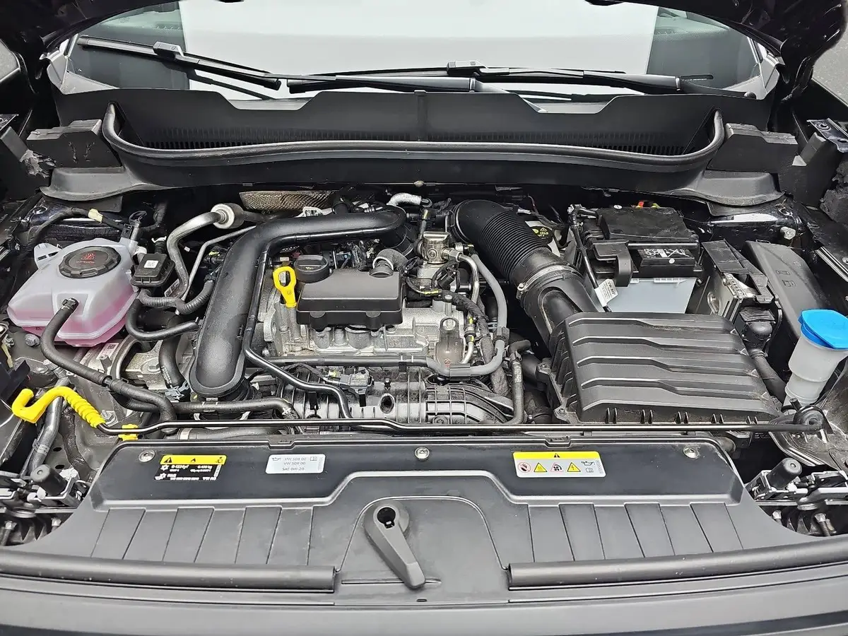 VW T-CROSS 1.0 TSI GOAL NAVI LED KLIMAAUTO ACC P-ASSIST WINTE