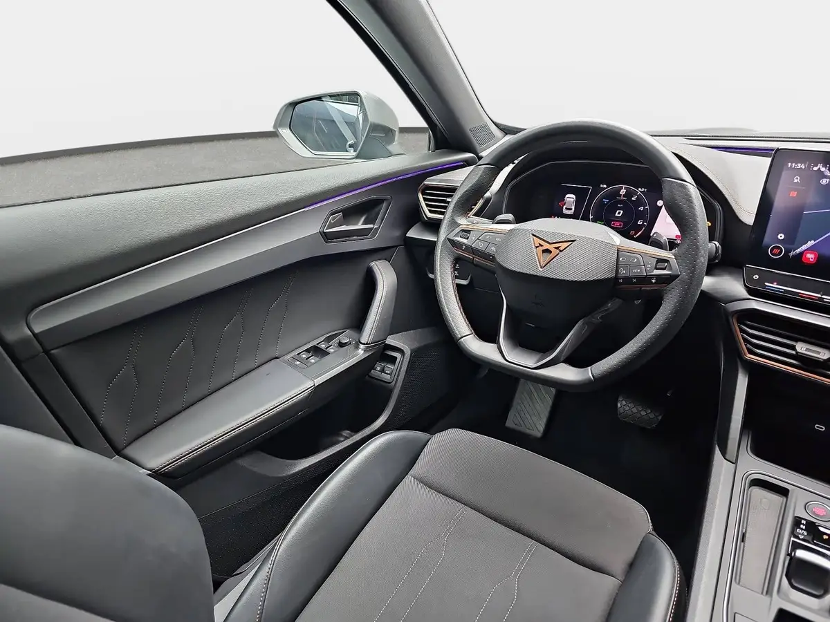 CUPRA FORMENTOR 1.4 E-HYBRID DSG MATRIX PANO AHK