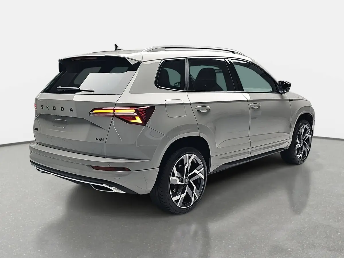 SKODA KAROQ 2.0 TSI DSG SPORTLINE 4X4 AHK PANO