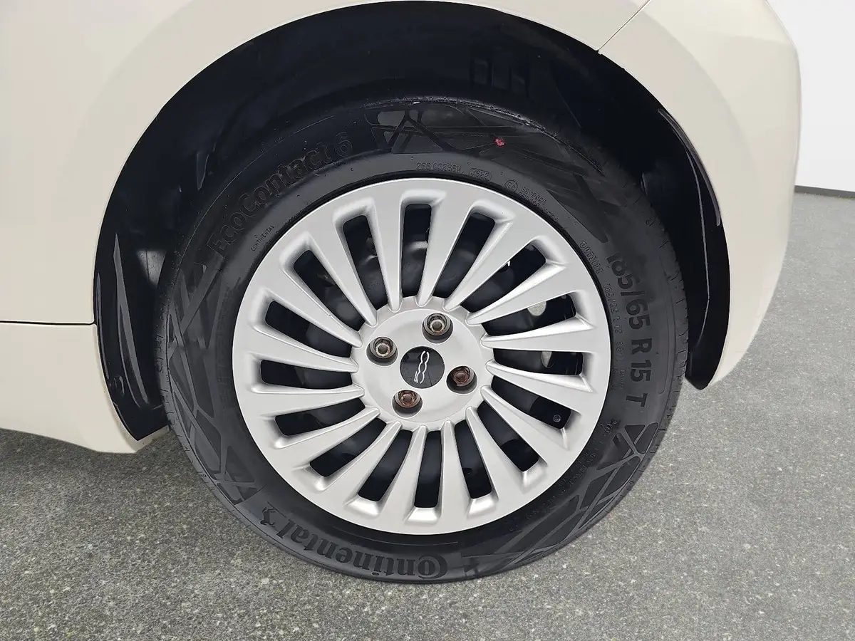 FIAT 500 ELEKTRO 23.8 KWH ACTION RADIO & WINTER PAKET