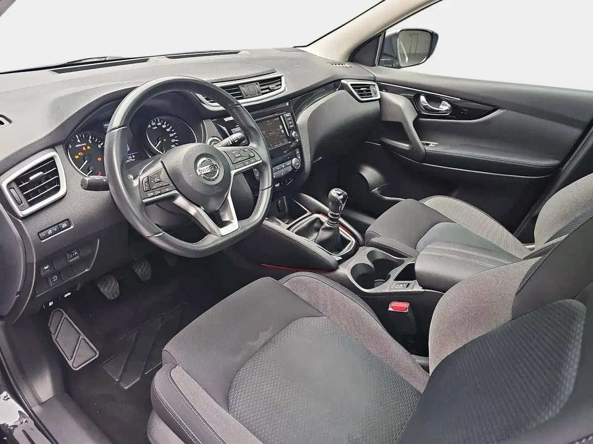 NISSAN QASHQAI 1.3 DIG-T N-CONNECTA PANORAMA RELING WINTER