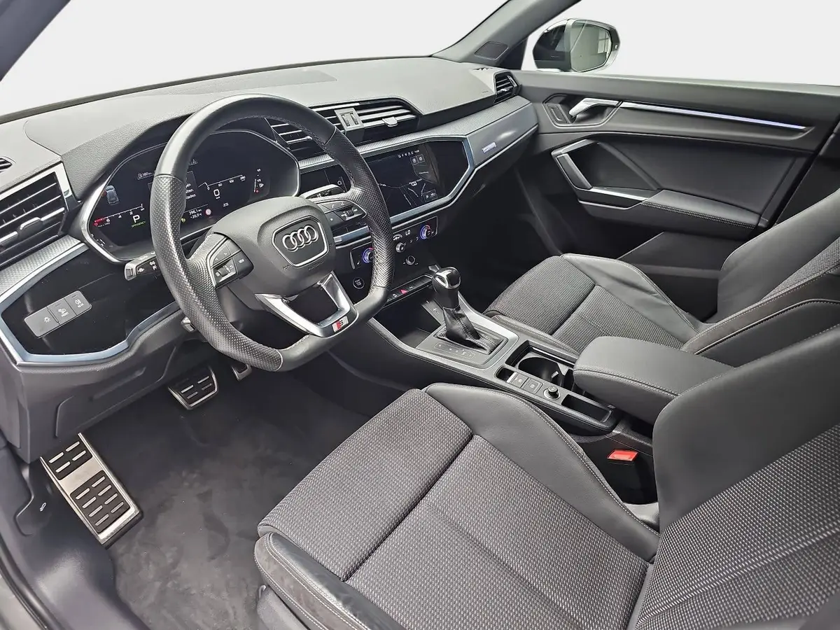 AUDI Q3 35 TFSI DSG S line LED Winter GRA DAB