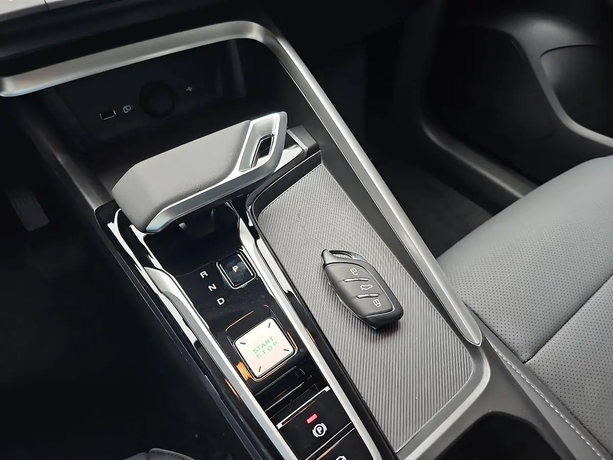 MG ZS 1.5 HYBRID+ MY25.5 LUXURY NAVI LM18 KEYLESS-ENTRY 360-GRAD-KAMERA