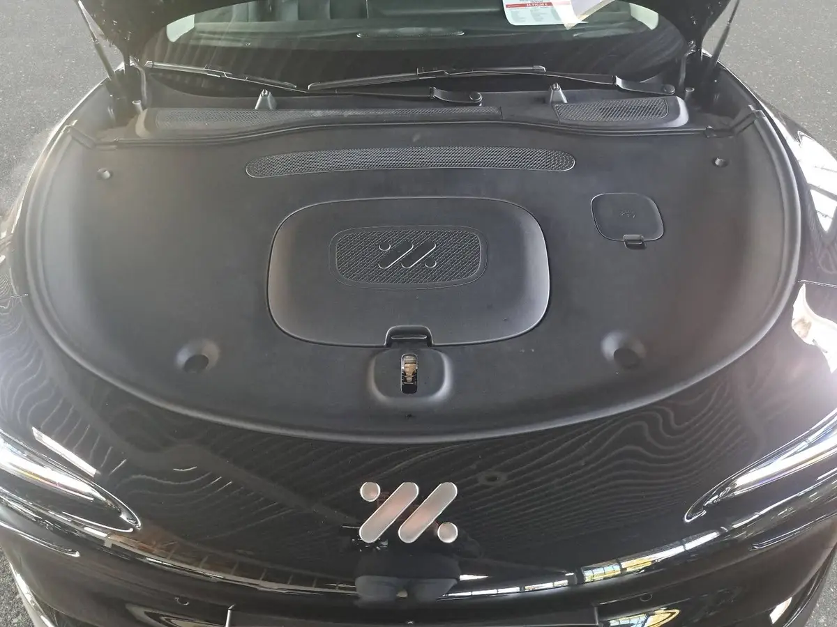 MG ANDERE EV 100 KWH MY26 PREMIUM