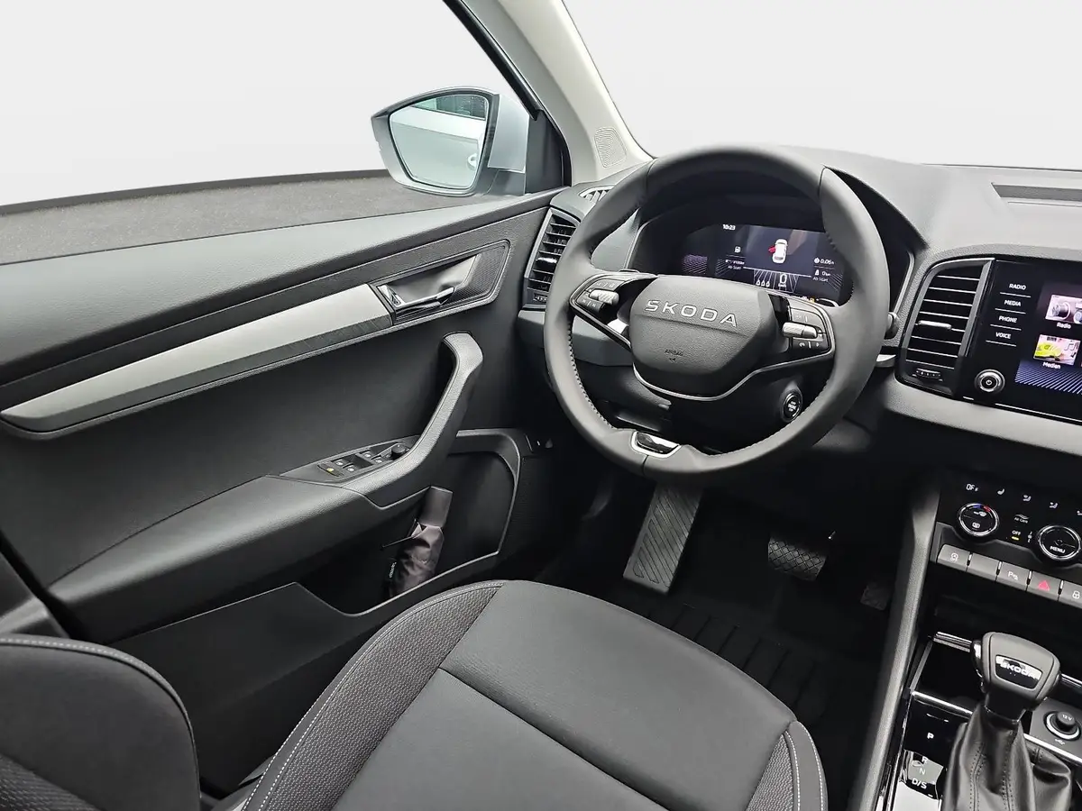 SKODA KAROQ 1.5 TSI DSG 130 JAHRE LED KLIMAAUTO WINTER SICHT K