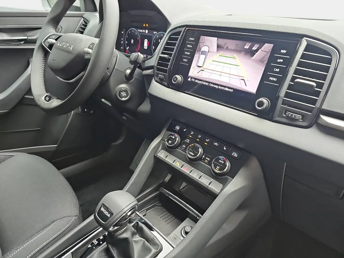 SKODA KAROQ 1.5 TSI DSG SELECTION NAVI LED ACC WINTER KAMERA A