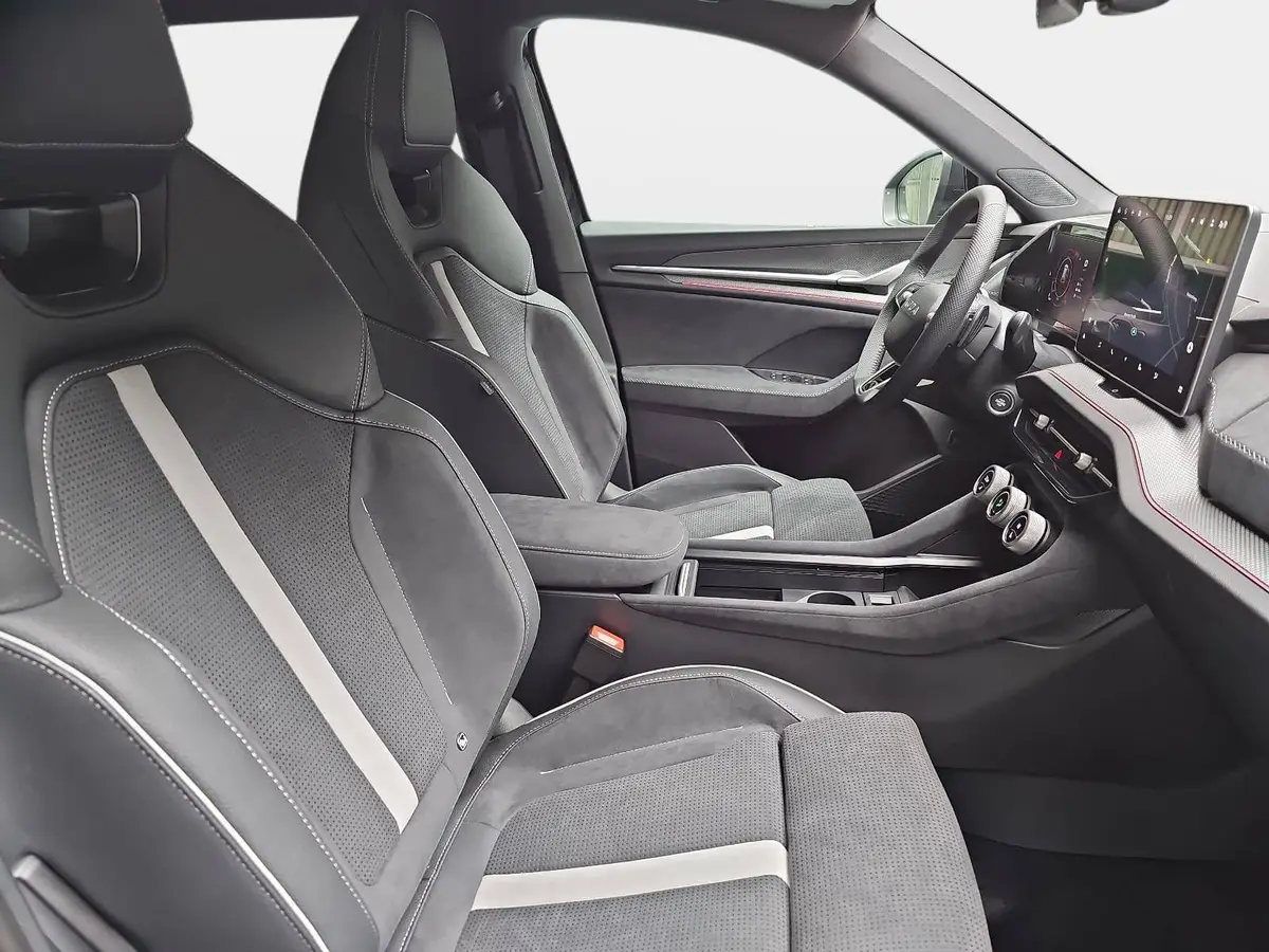 SKODA KODIAQ 1.5 TSI DSG SPORTLINE NAVI LED ACC WINTER 7-S KAME