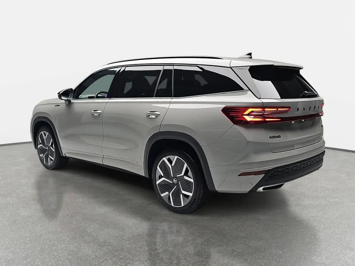 SKODA KODIAQ 2.0 TDI DSG SPORTLINE 4X4 NAVI LED ACC HUD 7-SITZE