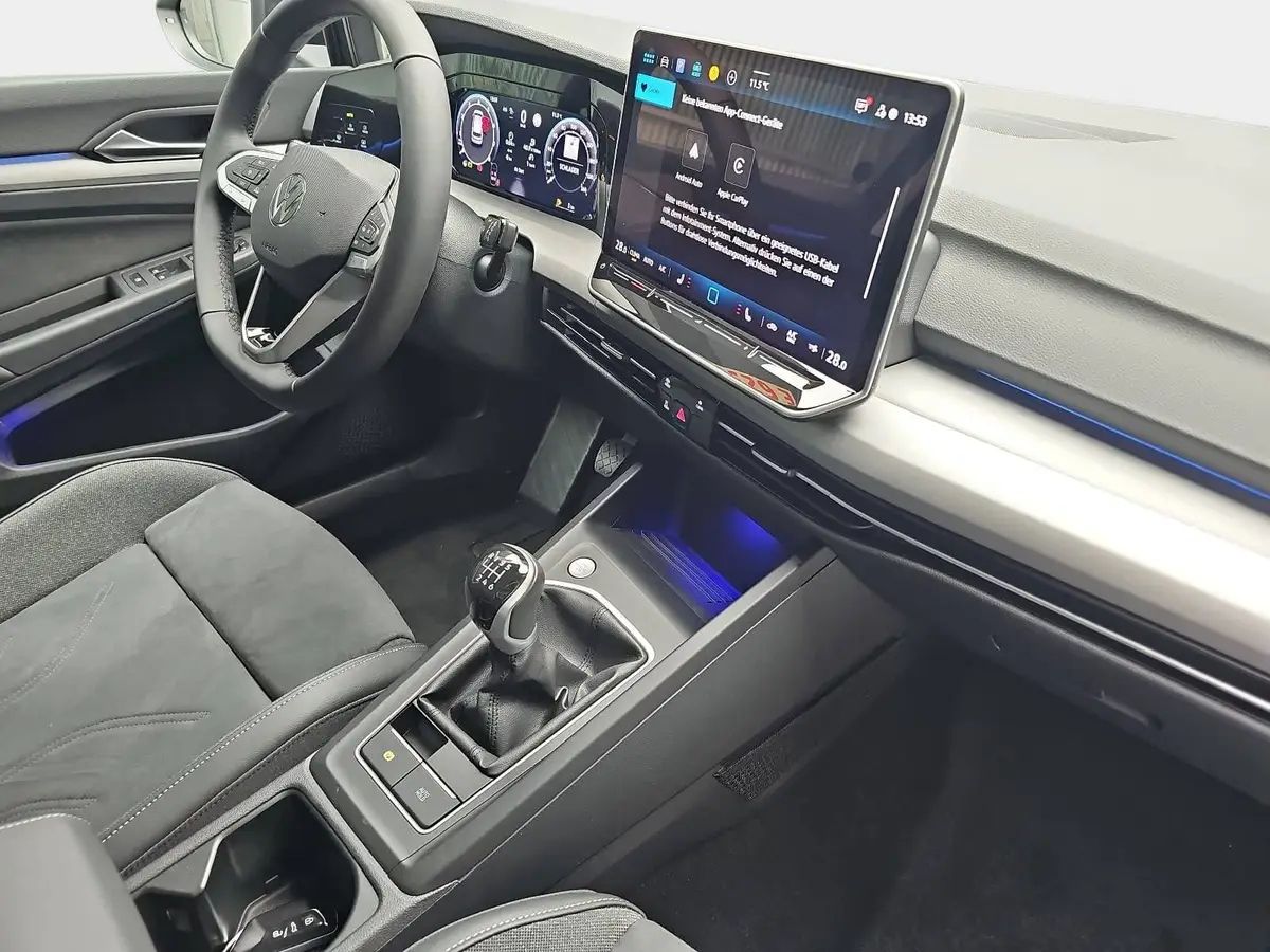 VW GOLF VIII 1.5 TSI LIFE LED ACC KAMERA AHK LM17