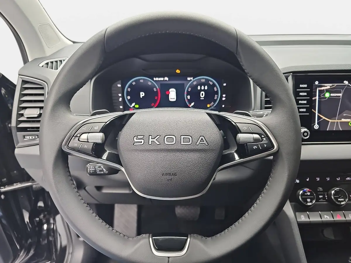 SKODA KAROQ 1.5 TSI DSG SELECTION LED ACC AHK