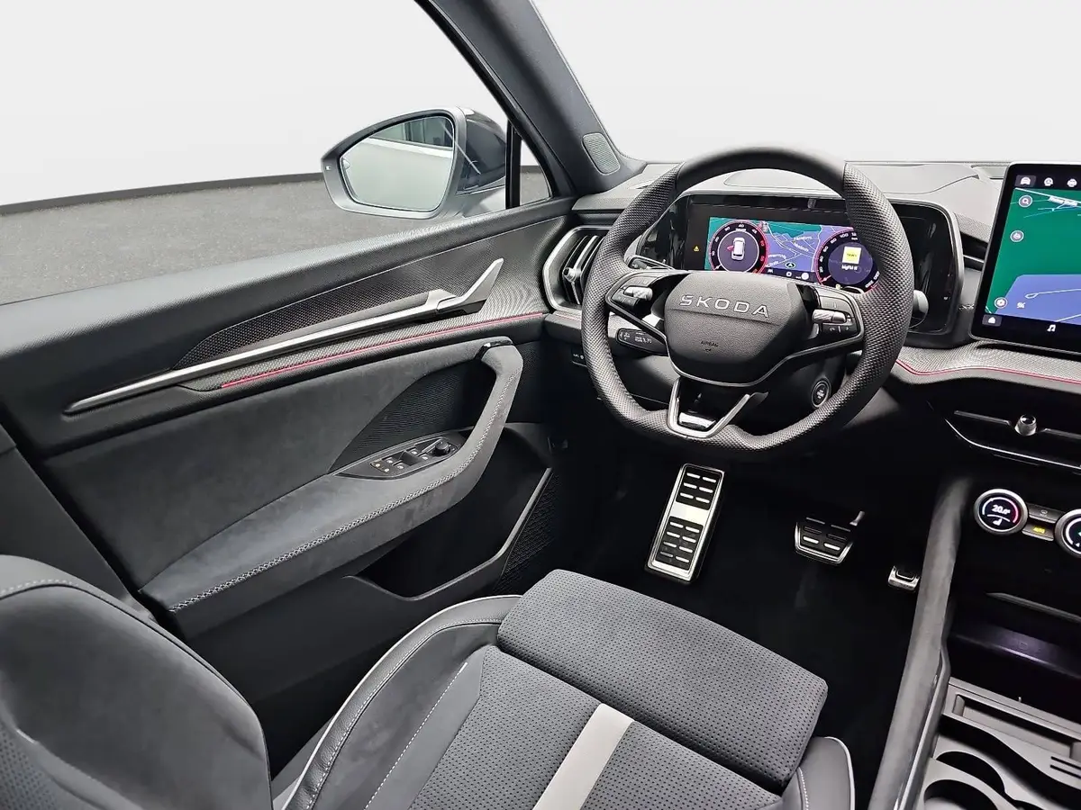 SKODA KODIAQ 2.0 TDI DSG SPORTLINE 4X4 PANO AHK