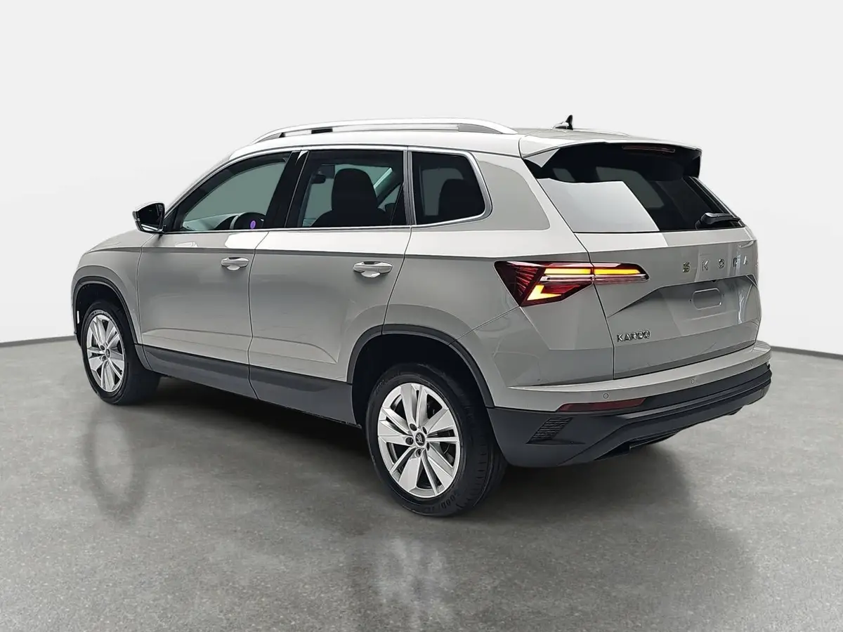 SKODA KAROQ 1.5 TSI DSG SELECTION LED AHK LM