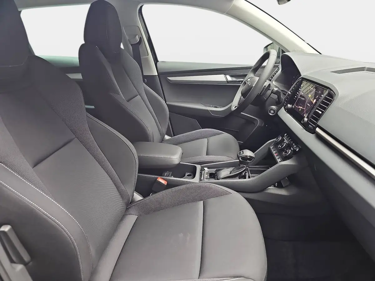 SKODA KAROQ 2.0 TDI DSG DRIVE NAVI LED AHK LM
