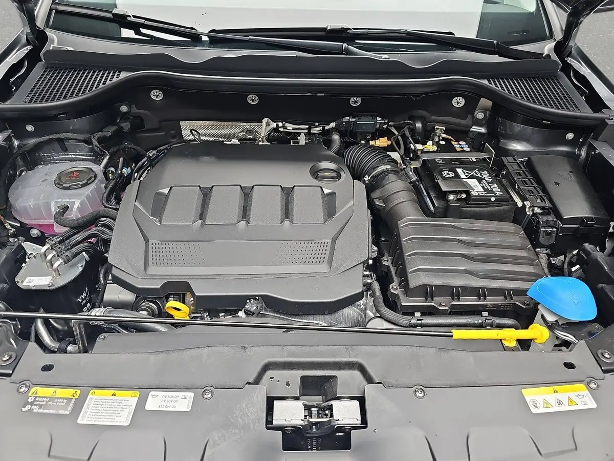 SKODA KAROQ 2.0 TDI DSG DRIVE NAVI LED AHK LM