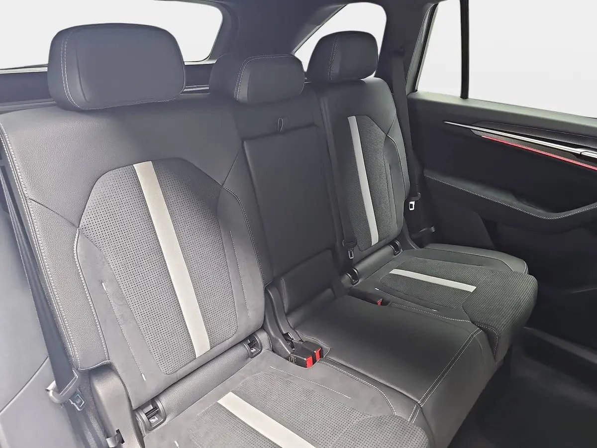 SKODA KODIAQ 1.5 TSI DSG IV PHEV SPORTLINE AHK PANO LM