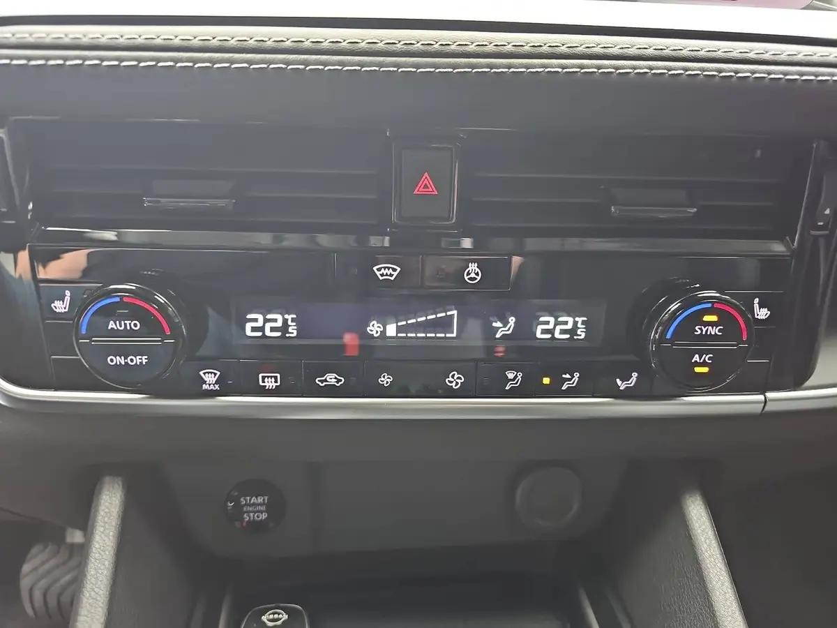 NISSAN QASHQAI 1.3 DIG-T MHEV AUTO. MJ27 N-CONNECTA WINTER PANO