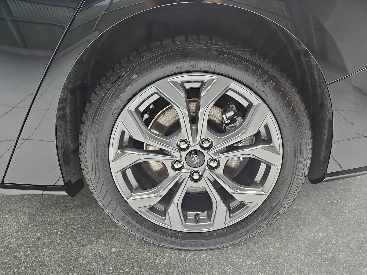 FORD FOCUS TURNIER 1.0 EB AUTO. ST-LINE X NAVI LED WINTER KAM