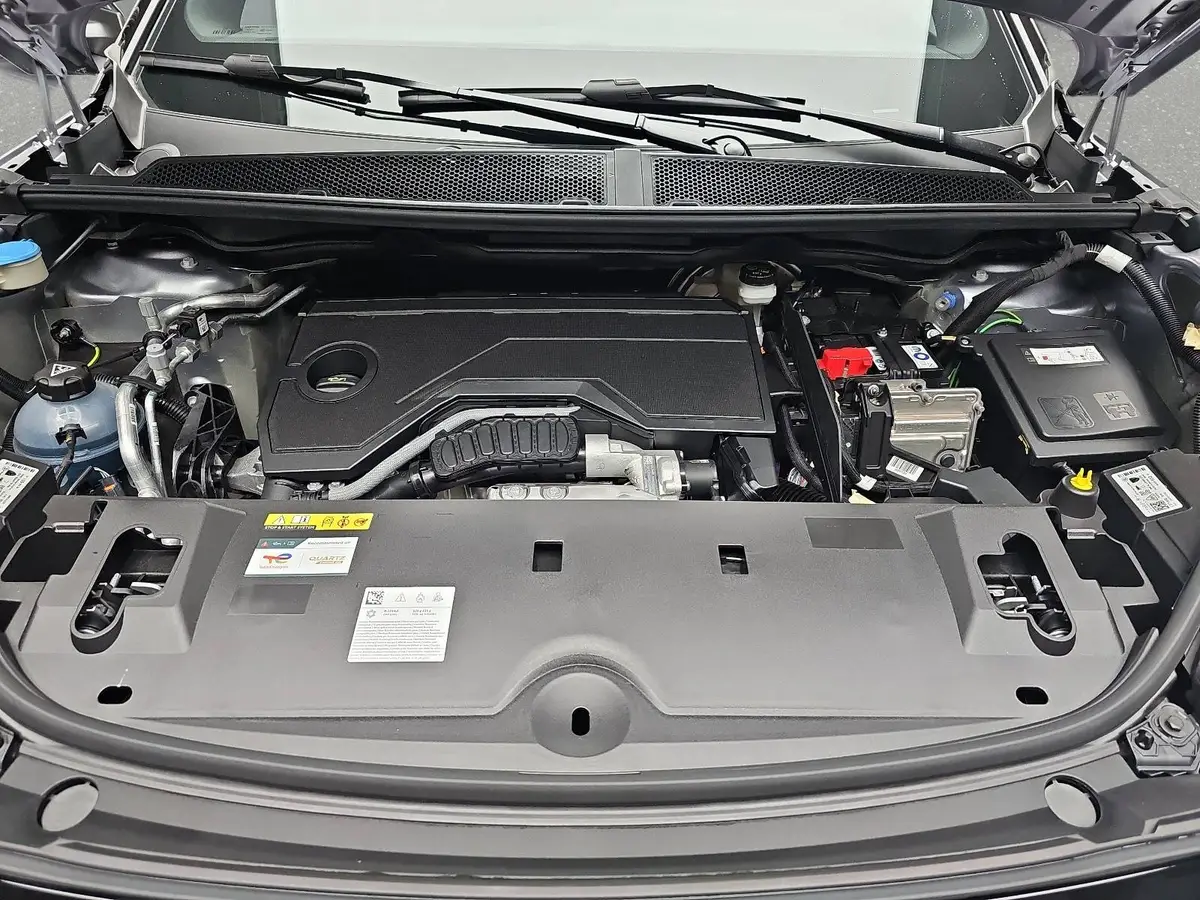 PEUGEOT 5008 1.2 HYBRID 145 E-DSC6 GT KLIMA LED 7-S DAB 360° AH