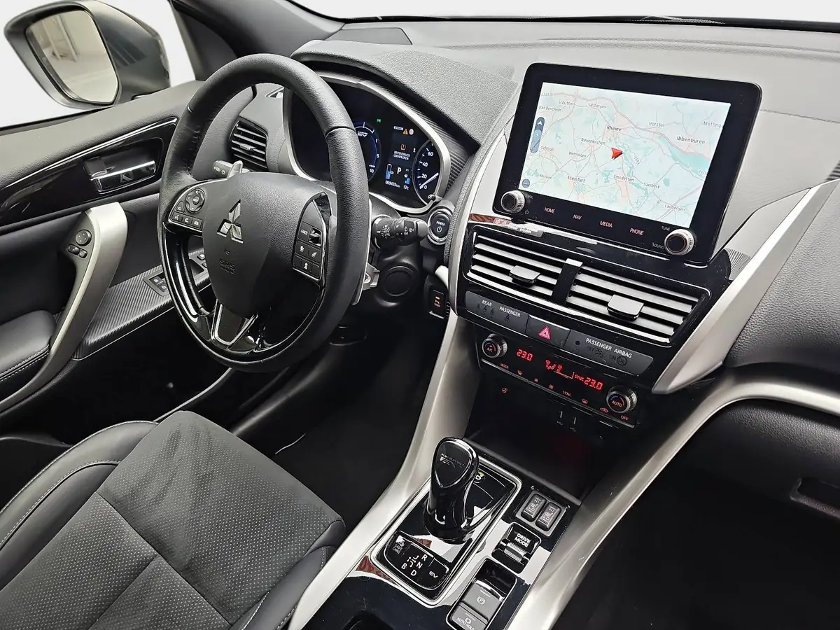 MITSUBISHI ECLIPSE CROSS 2.4 MIVEC PHEV CVT SELECT NAVI LED STANDH. 360° LM