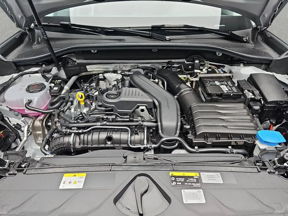 AUDI Q2 35 TFSI S-TRONIC S LINE NAVI LED ACC EL.HECKKL. WI