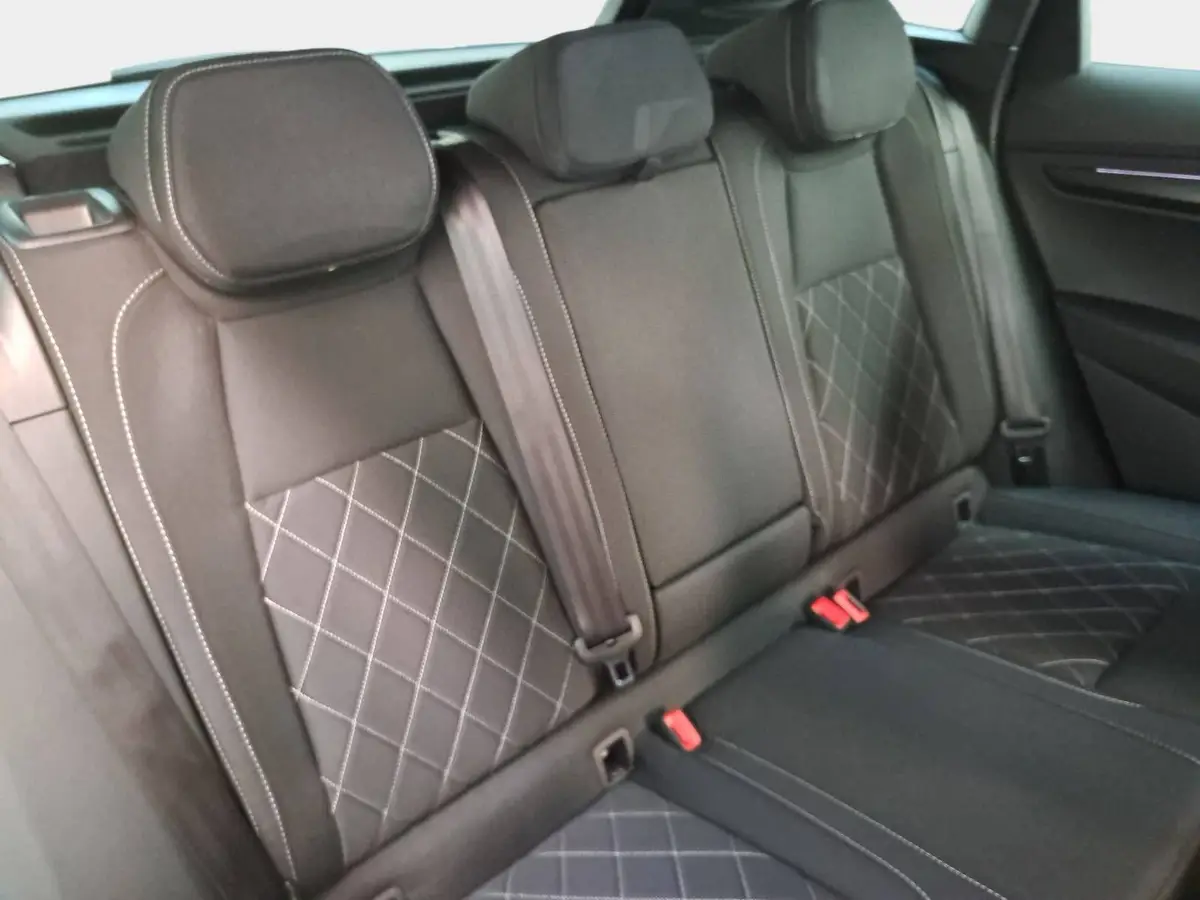 SKODA KAROQ 1.5 TSI DSG SPORTLINE NAVI LED-MATRIX PANO CANTON 