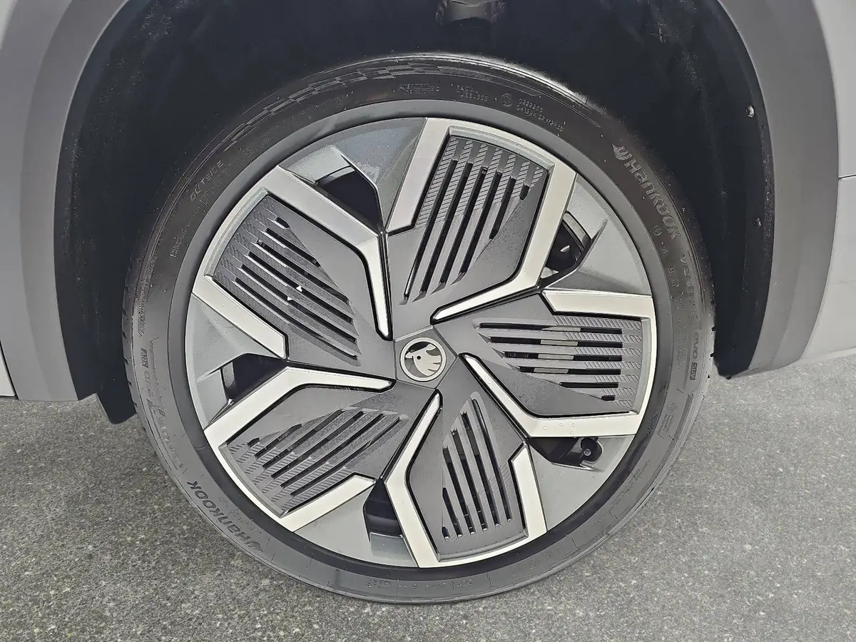 SKODA KODIAQ 1.5 TSI DSG SPORTLINE NAVI LED ACC PANO WINTER AHK