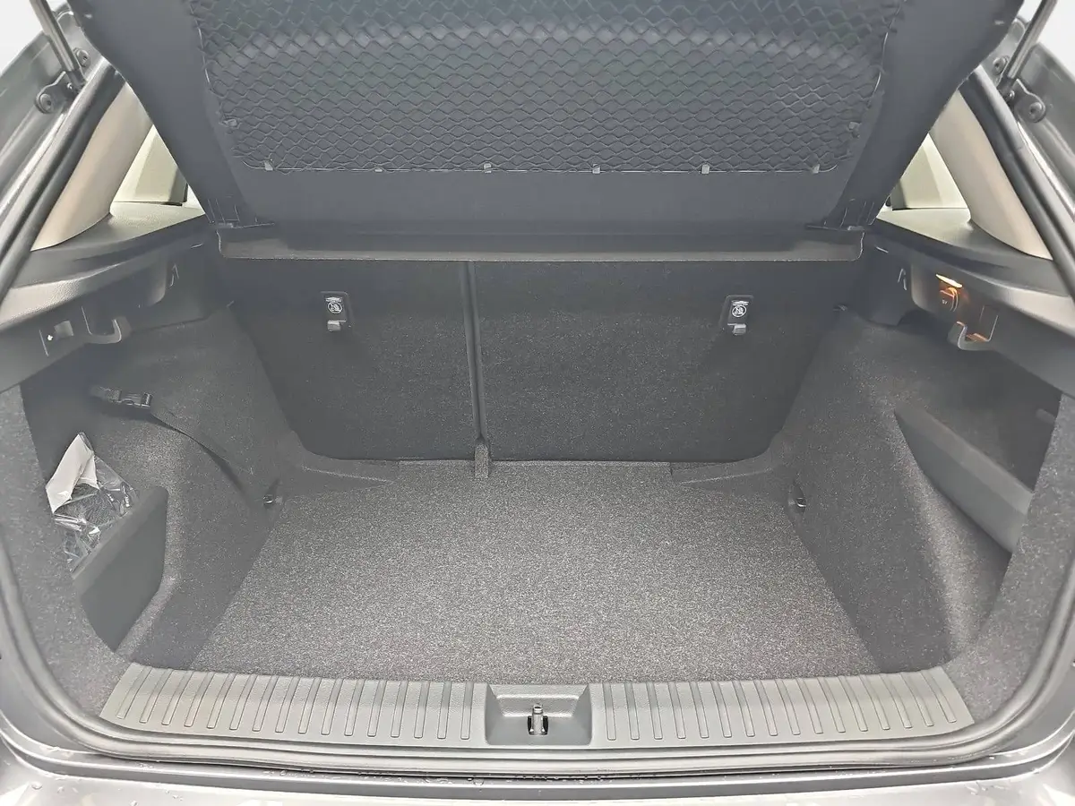 SKODA KAMIQ 1.0 TSI DSG SELECTION LED AHK LM