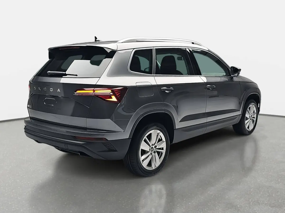SKODA KAROQ 1.5 TSI DSG SELECTION LED ACC AHK