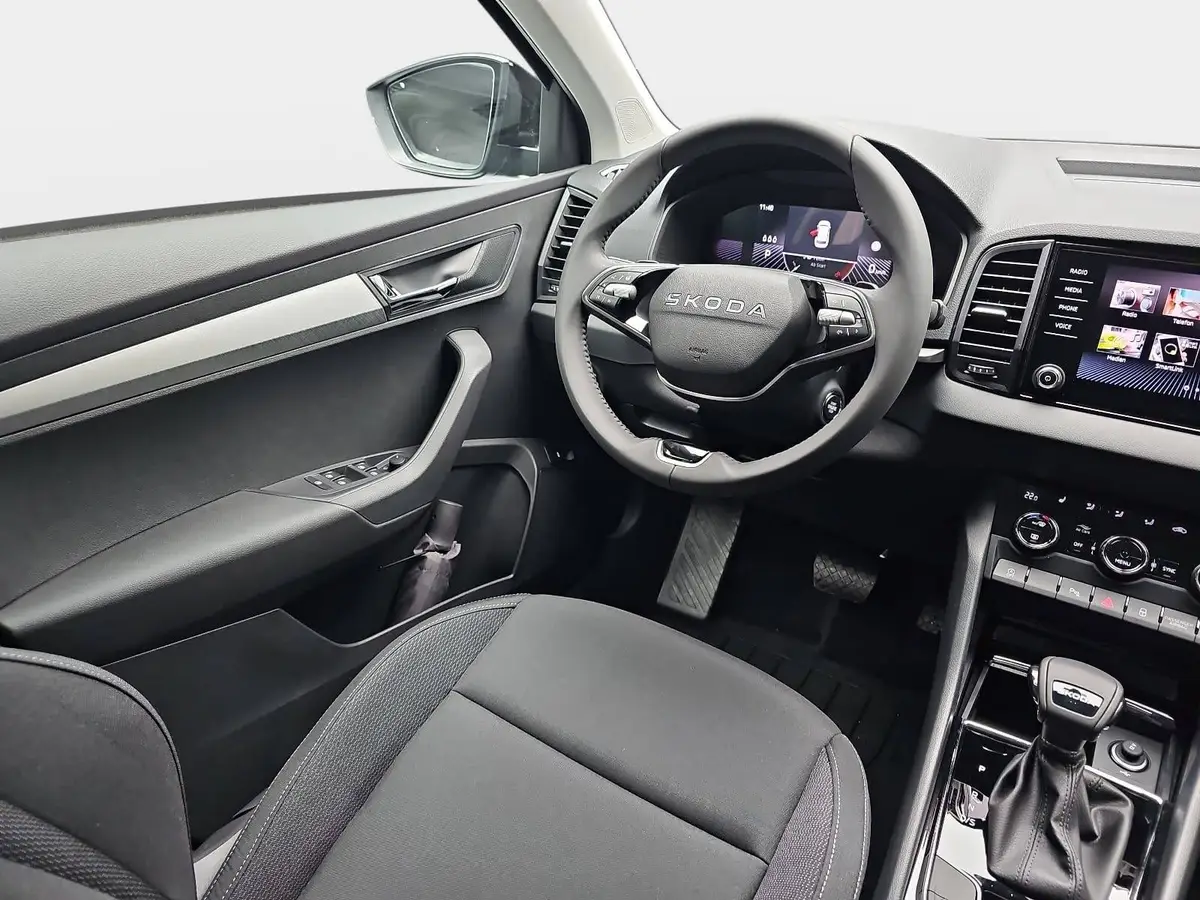 SKODA KAROQ 1.5 TSI DSG 130 JAHRE LED KAMERA AHK