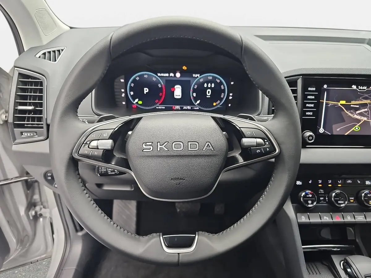 SKODA KAROQ 1.5 TSI DSG SELECTION LED AHK LM