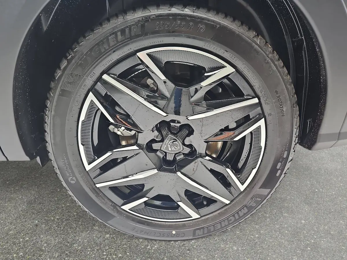 PEUGEOT 5008 1.2 HYBRID 145 E-DSC6 GT KLIMA LED 7-S DAB 360° AH