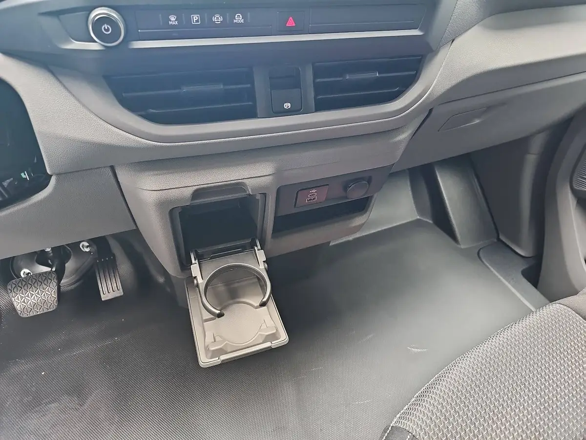VW T7 TRANSPORTER 2.0 TDI DSG KASTEN L2H1 LED