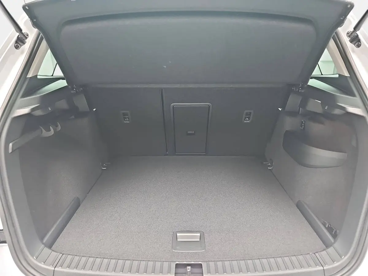 SKODA KAROQ 1.5 TSI DSG SELECTION LED AHK WINTER