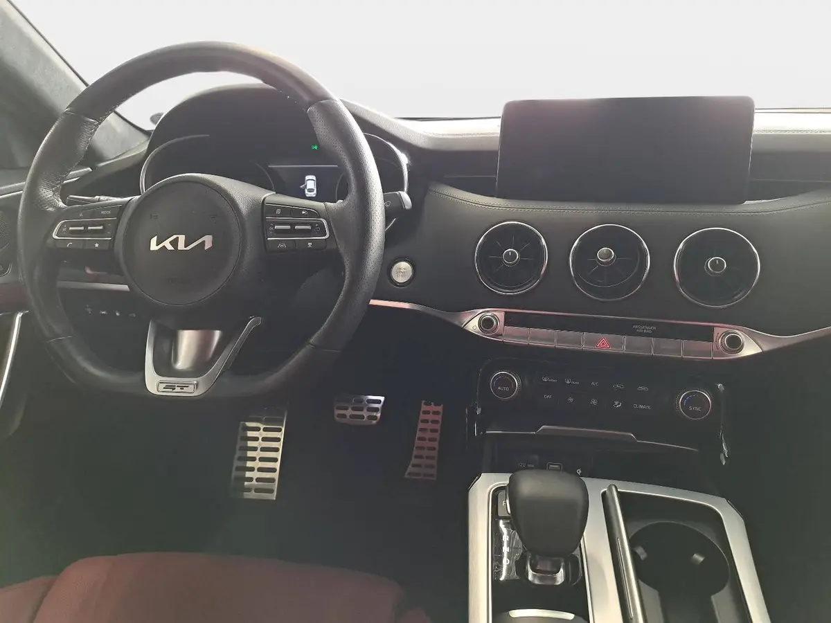 KIA STINGER 3.3 V6 T-GDI AUTO. 4WD GT NAVI LED LEDER WINTER KA