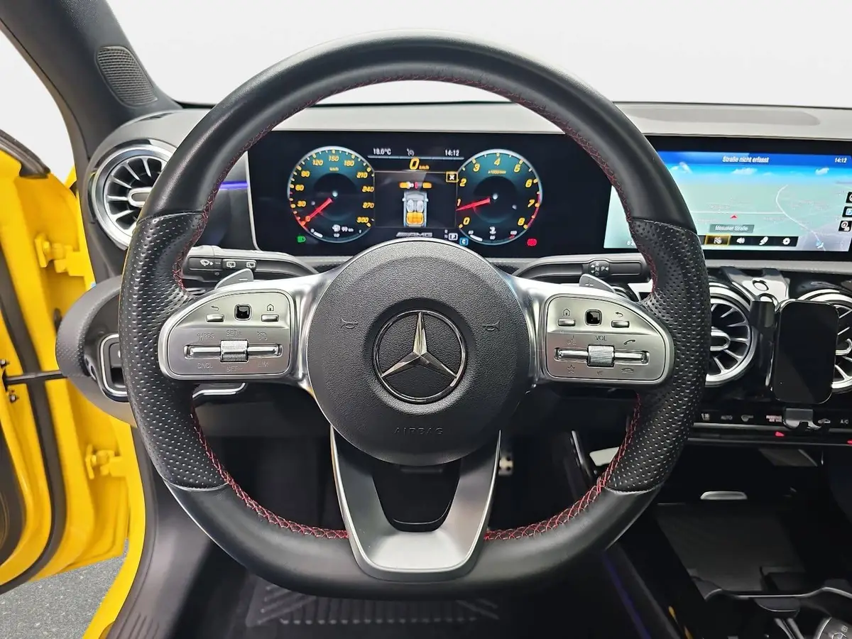 MERCEDES-BENZ A 220 DCT AMG LINE WINTER LED LM