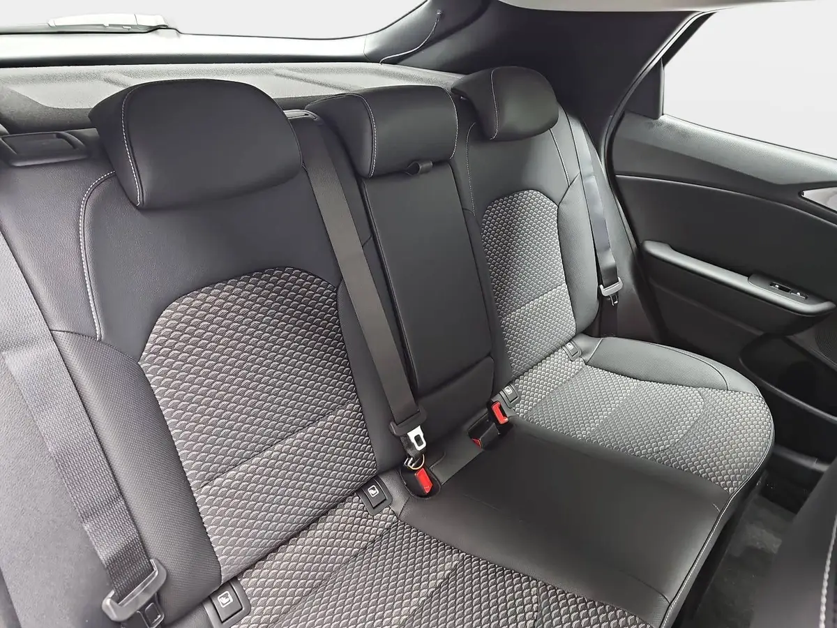 KIA XCEED 1.6 T-GDI 150 DCT SPIRIT MJ26 XCLUSIVE GLASDACH