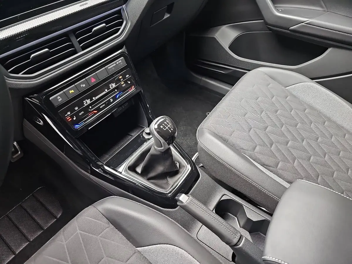 VW T-CROSS 1.0 TSI GOAL NAVI LED KLIMAAUTO ACC P-ASSIST WINTE