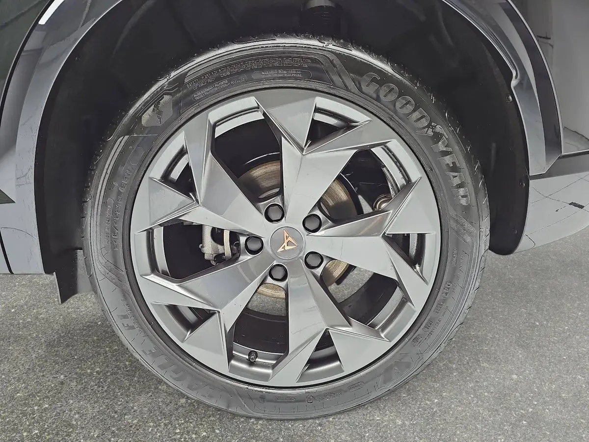 CUPRA FORMENTOR 1.5 ETSI DSG NAVI LED-HD ACC PANO WINTER KAMERA AH