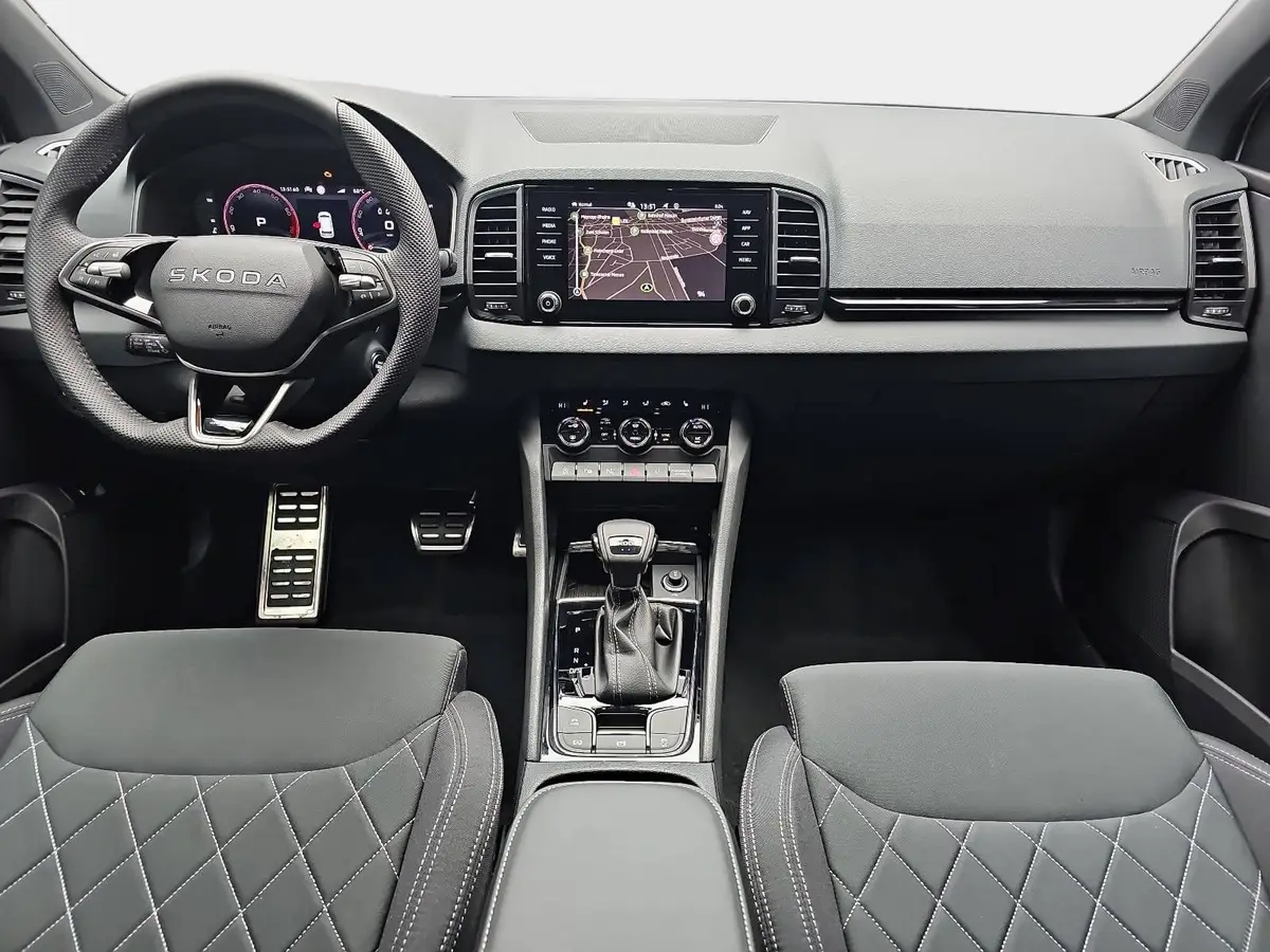 SKODA KAROQ 1.5 TSI DSG SPORTLINE NAVI LED-MATRIX PANO WINTER 