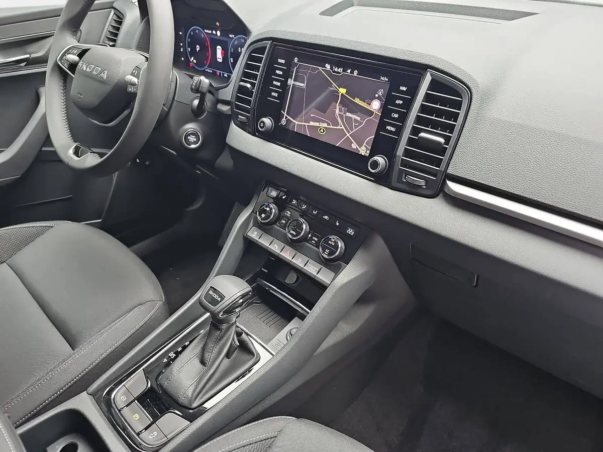 SKODA KAROQ 2.0 TDI DSG DRIVE NAVI LED AHK LM