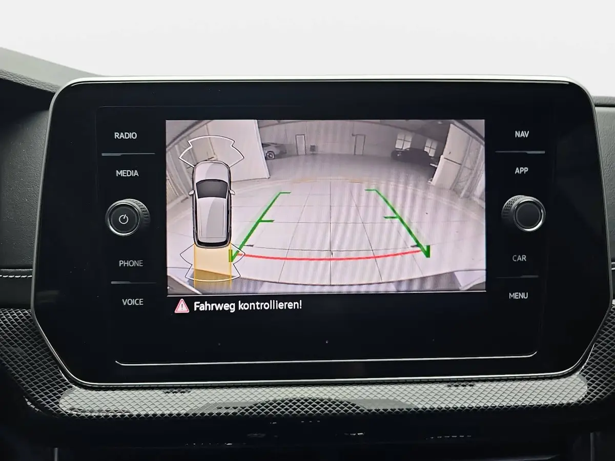 VW T-CROSS 1.0 TSI DSG R-LINE NAVI LED KAMERA LM