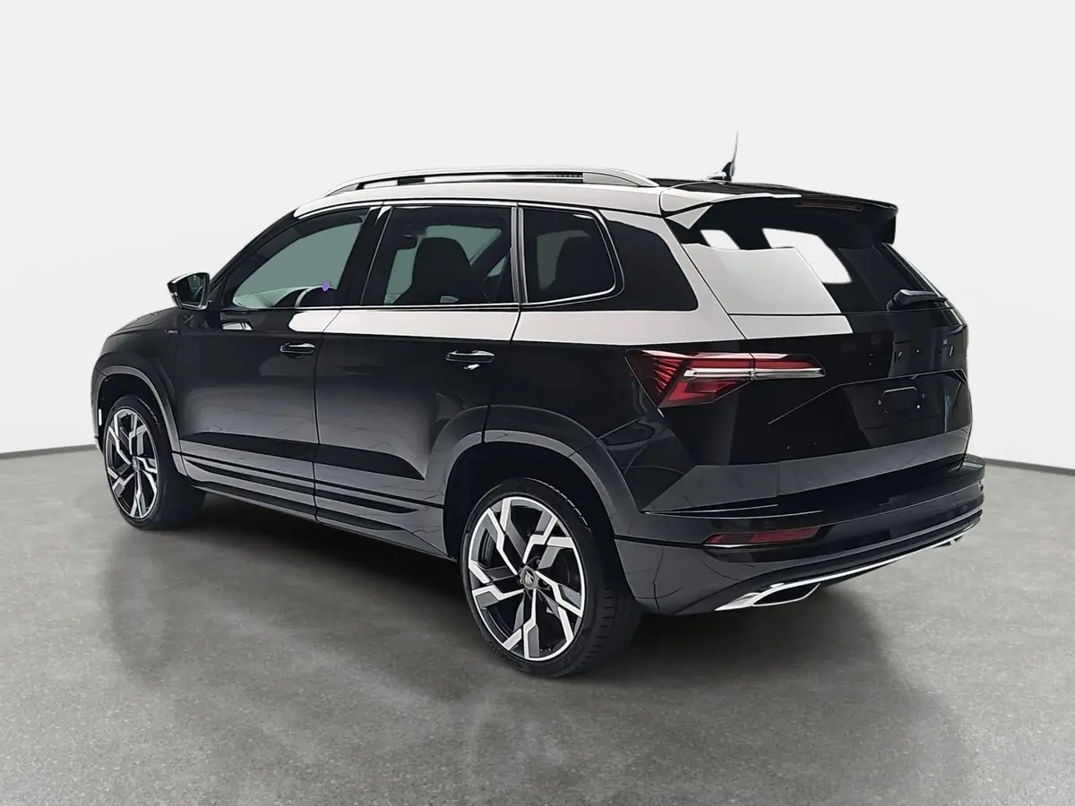 SKODA KAROQ 2.0 TDI DSG SPORTLINE DCC ACC PANO