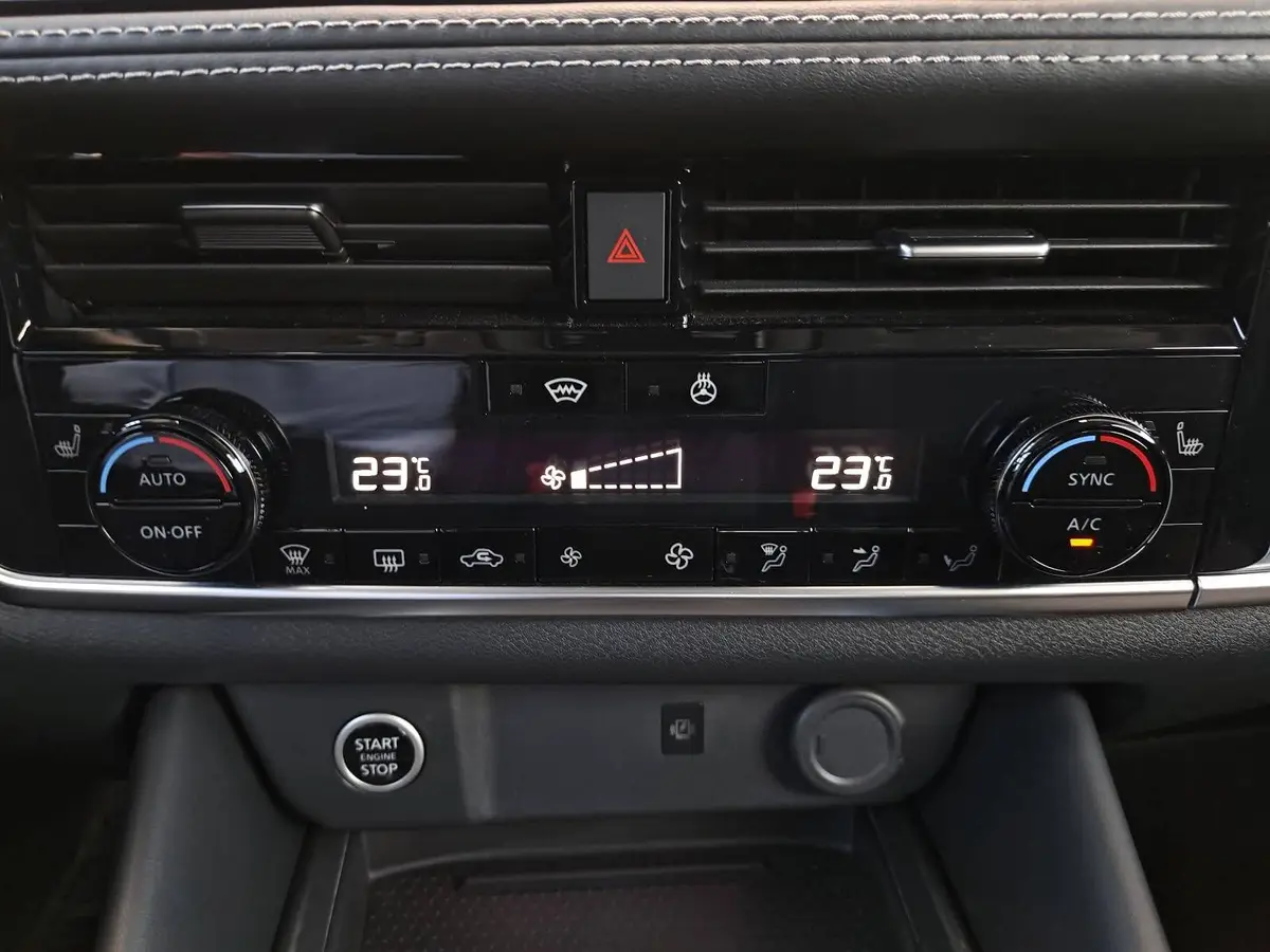 NISSAN QASHQAI 1.3 DIG-T MHEV AUTO. MJ24 N-CONNECTA NAVI LED SP